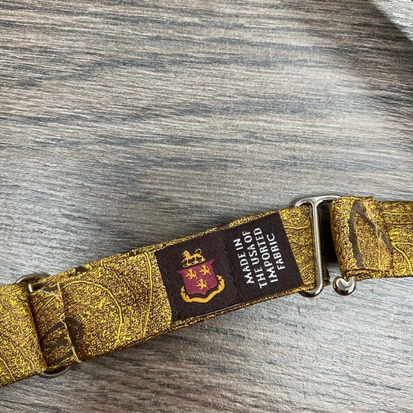 Robert Talbott NWT Gold Paisley Bowtie - Picture 3 of 4